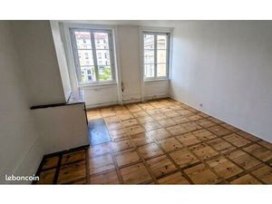 130m2 Bureaux rénovés face Hôtel de Ville