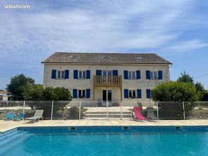Maison 12 pièces  piscine  373m2  terrain 13245m2