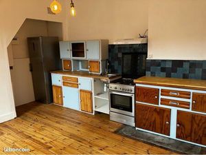 Part loue maison de ville