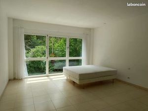 T4 Strasbourg Ganzau loyer 1706 + ch 104 euros