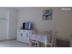 Studio 31m² coté cour  sécurisé avec parking privatif et terrasse