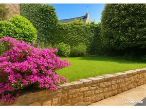 Auray hypercentre – Maison 239 m² rénovée avec jardin