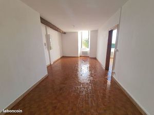 T1bis avec terrasse – grande salon / salle à manger + cuisine séparée