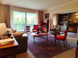 Mouvaux - Résidence de standing au calme - 4 pièces de 100m²- terrasse - balcon- grand gar