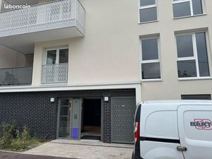 A saisir -60000 EURO T3 64 m + 4 m Balcon + EST