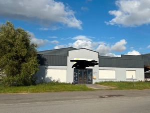 Local commercial /artisanal Face Intermarché