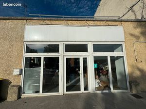 Local commercial 60 m² – Très forte visibilité – Roanne / Le Coteau