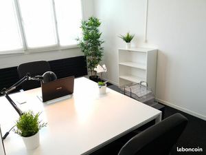 Bureau 24 m2 en ZFU à 2 mn sortie A72 Technopole
