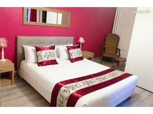 Hotel restaurant bar