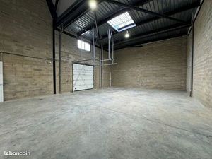 Local 194 m² Hérouville-en-Vexin