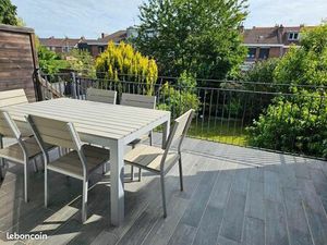 Maison bel étage 5 chambres terrasses jardin garage et stationnement