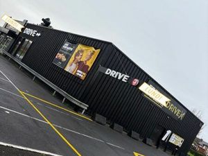 Fonds de Commerce 570 m² avec Drive + Grande Salle + Salle de Jeux – Emplacement Premium