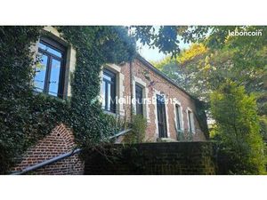 Maison 10 pièces 330 m²