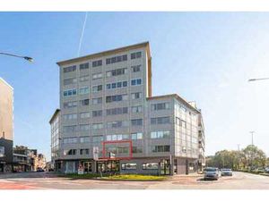 Appartement d'une chambre avec garage idéalement situé.