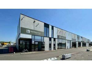 Bâtiment polyvalent avec entrepôt  bureaux et logement