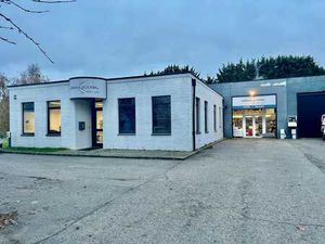 Entrepôt 750 m² avec bureaux – Zoning Nord de Wavre