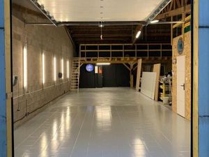 Local d'activité 275 m²