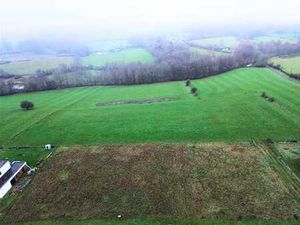 TERRAIN À BÂTIR 12 03 ARES + TERRES AGRICOLES + PETIT BOIS