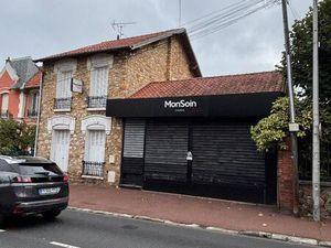 Local 370 m² EAUBONNE