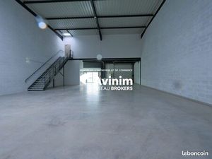 Local 360 m² Le Thillay