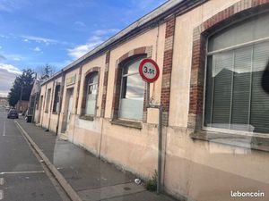 Surface commercial ou espaces de stockage