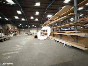 Local d'activité 1 800 m²