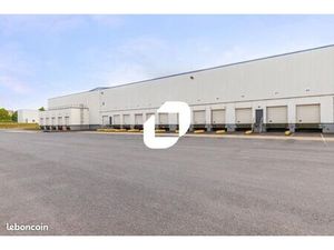 Local industriel 5 449 m²