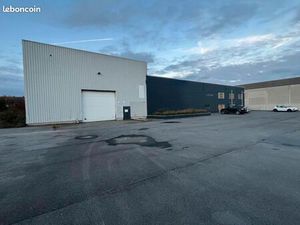 Local d'activité 3 000 m²
