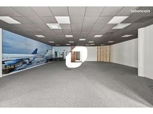 Bureaux 978 m²