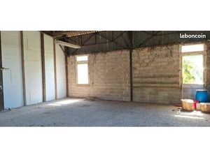 Location hangar pour camping car  van  bateaux  moto...