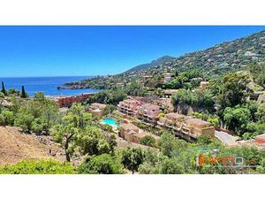 Théoule sur Mer  Appartement 2 pièces avec terrasse et jardin
