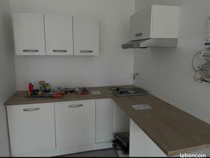 Beau studio récemment rénové de 27 m2 750 Charges comprises