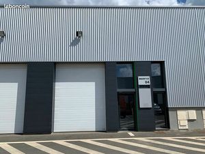 Atelier + Entrepôt + Bureau + 3 Parking – 175m²