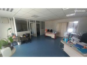 Local bureaux et stockage de 150m²