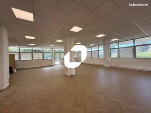 Bureau 335 m²