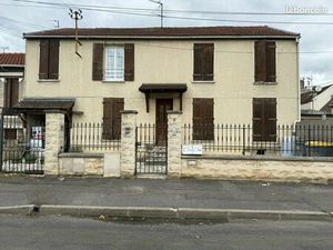 Local 160 m² ARNOUVILLE LES GONESSE
