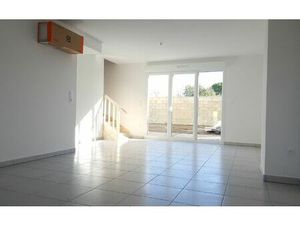 Location maison  m² T-3 à Marsillargues  963 €
