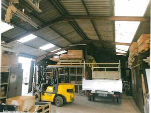 Local industriel 350 m²