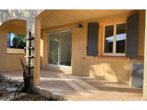 Location appartement  m² T-2 à Le Thor  625 €