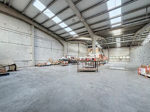 Surface industrielle à louer à Chemin du Vicinal 5 Ferrières (VBD61808)