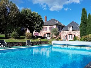 Vente maison 10 pièces 260 m² à Meyssac (19500)  650 000 €