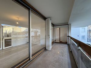 BORDEAUX CENTRE  A proximité des ruines du palais gallien ru