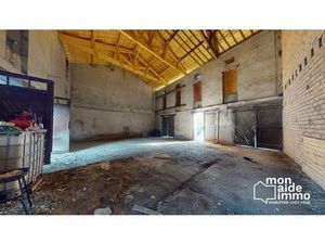 VASTE GARAGE PLEIN CENTRE