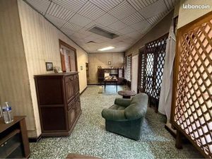 Maison avec local commercial et garage  en centre-ville