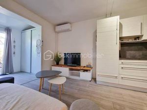 CHARMANT MAZET AVEC PISCINE AU COEUR DE BORMES LES MIMOSAS