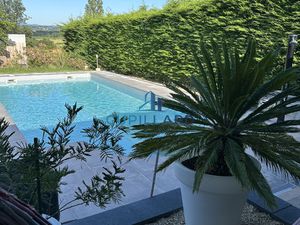 Maison rénovée de 174 m2 3 chambres Piscine Bureaux et