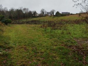 Terrain constructible au coeur du bourg