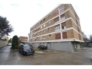 Bel appartement F2 45 m2 Dernier étage  cave et parking