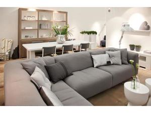 Balcon spacieux et atmosphère douce