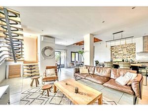 Maison de caractère en duplex au bord du canal